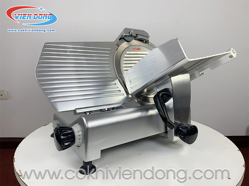 giá máy cắt thịt